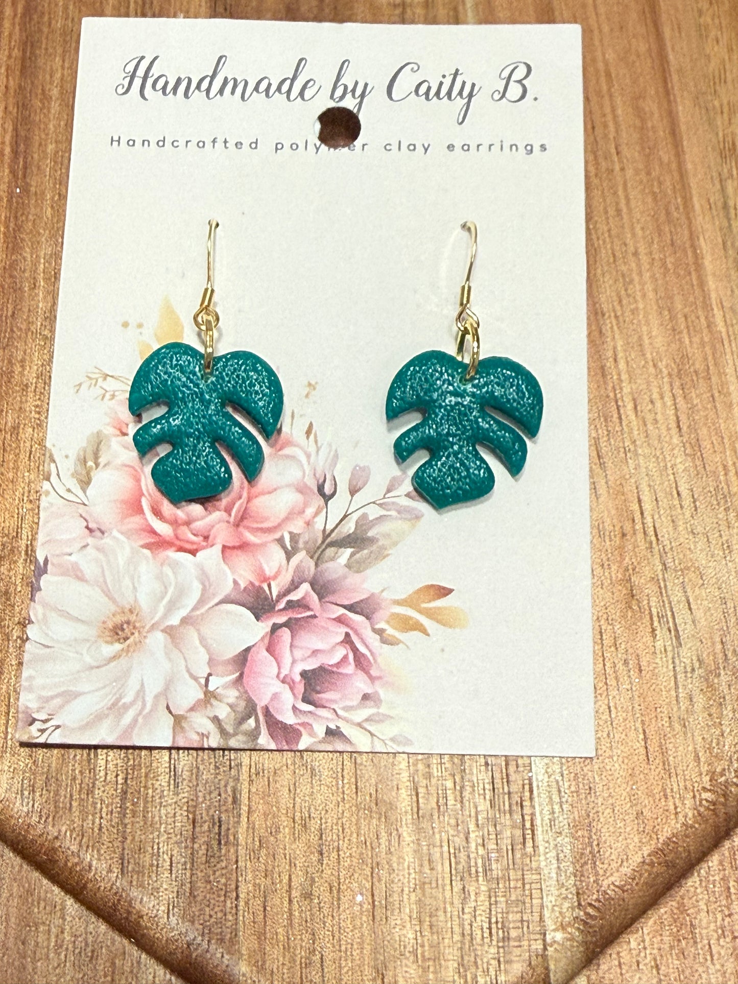 mini monstera gold dangles