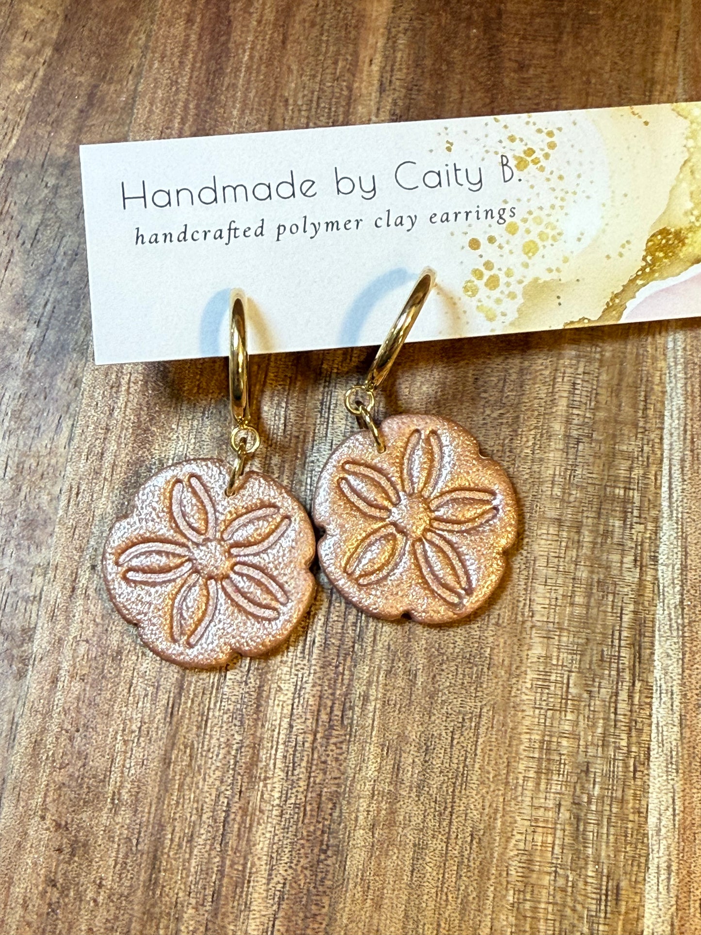 Sand dollar dangle Huggies